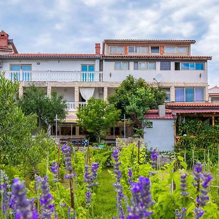 Apartments Zeljka Mundanije Екстер'єр фото