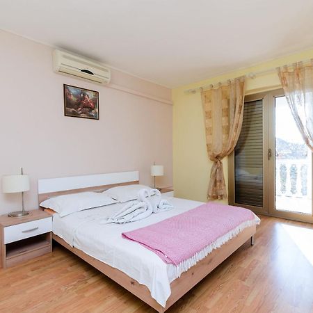 Apartments Zeljka Mundanije Екстер'єр фото