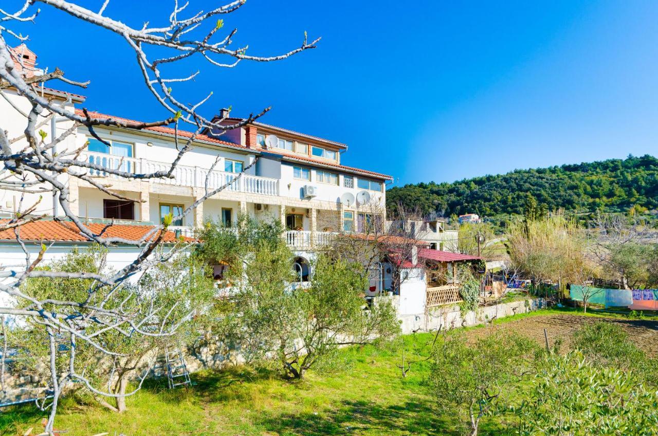 Apartments Zeljka Mundanije Екстер'єр фото