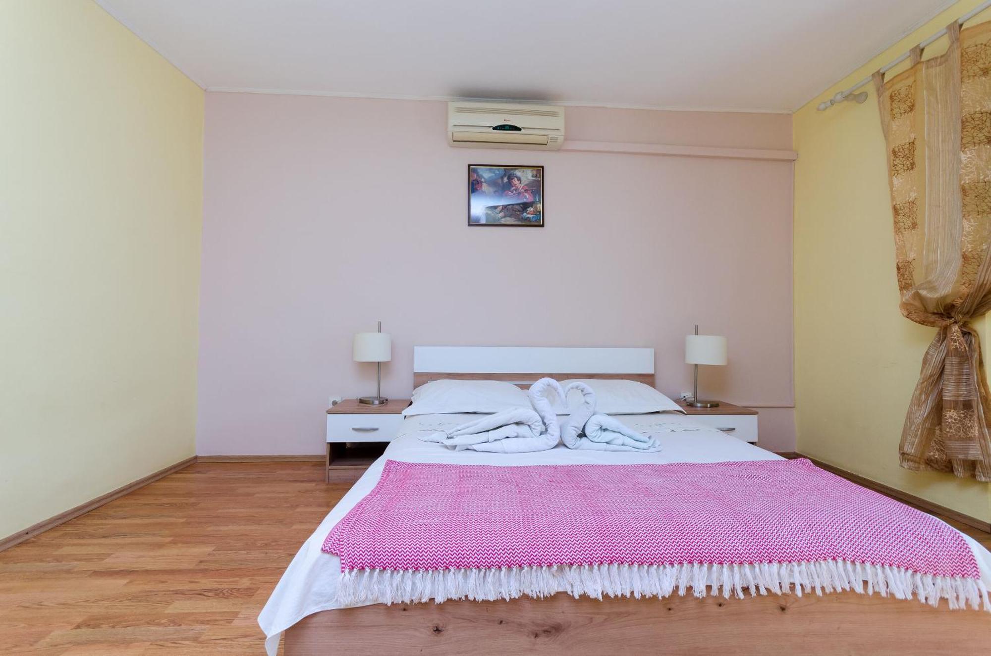 Apartments Zeljka Mundanije Екстер'єр фото